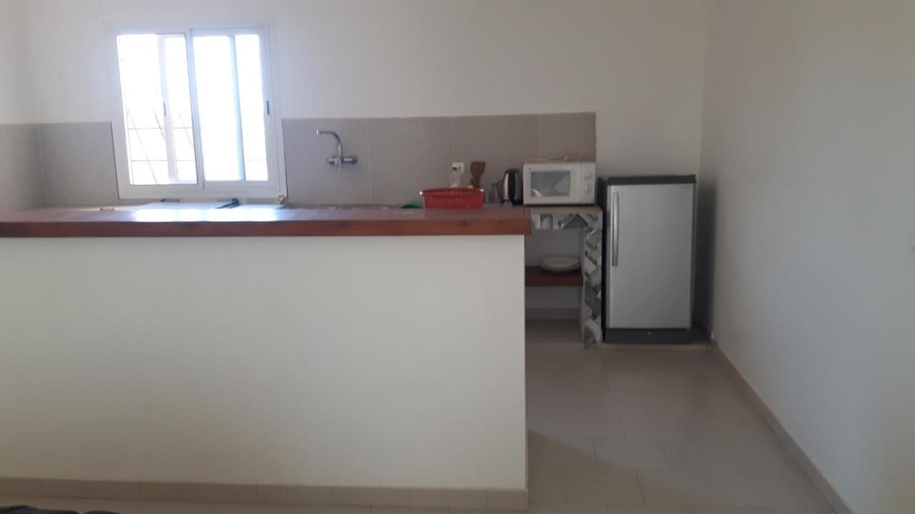 Appartement Familial Spacieux Avec Climatisation Ziguinchor Luaran gambar